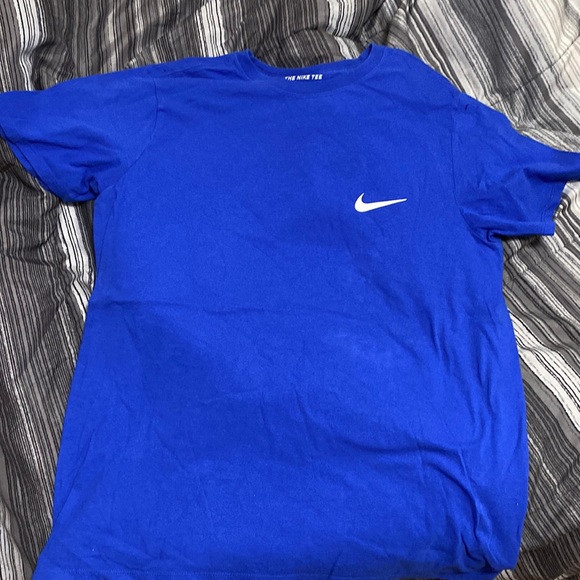 Nike Other - Nike graphic logo T-shirt, size medium blue white short sleeve fast shipping